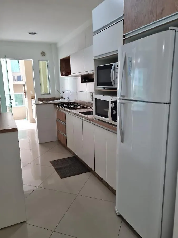 Amplo E Aconchegante Apartamento Com 3 Quartos A 50M Da Praia De Bombas Bombinhas 0*,  Brasilien