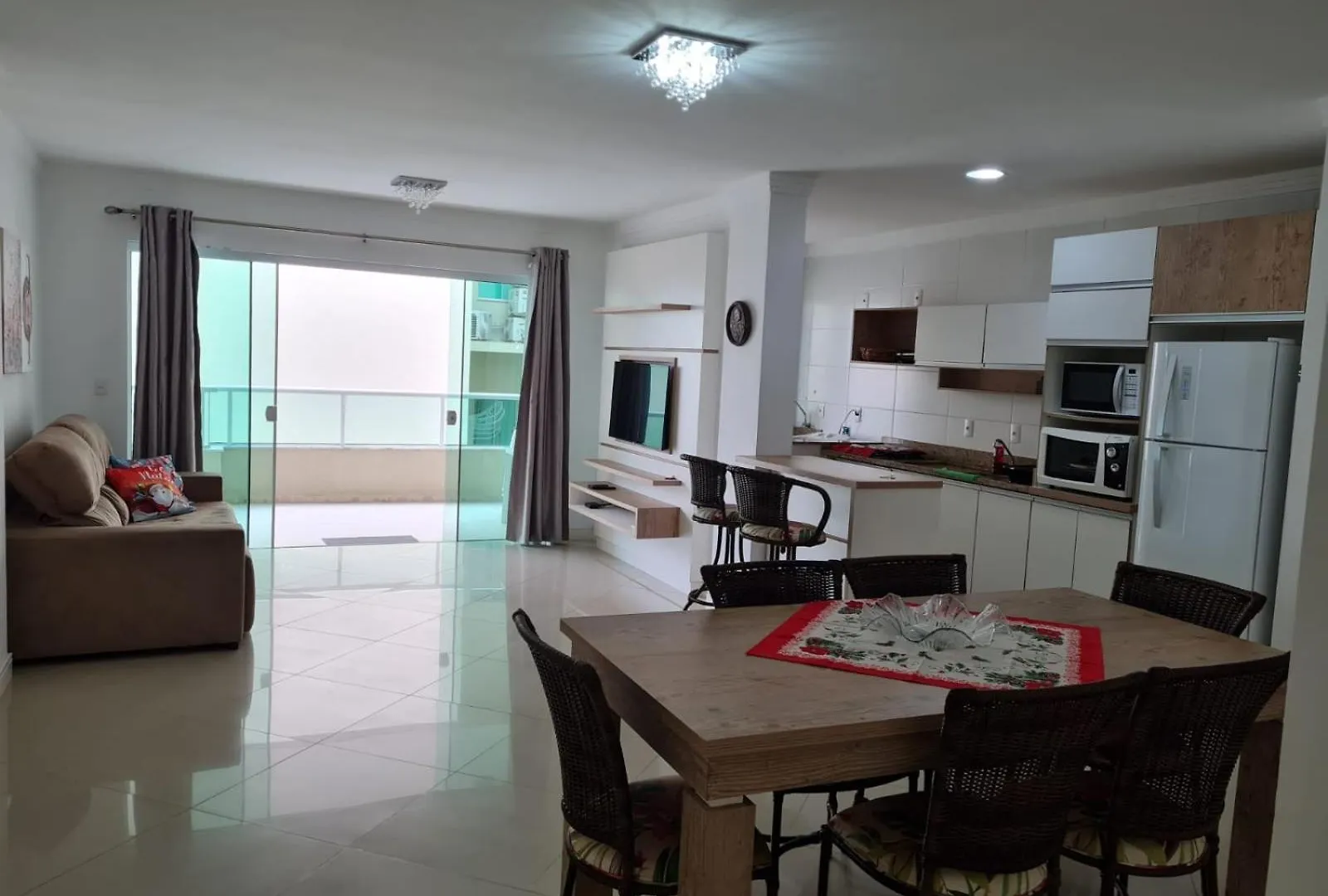 Amplo E Aconchegante Apartamento Com 3 Quartos A 50M Da Praia De Bombas Bombinhas Brasilien